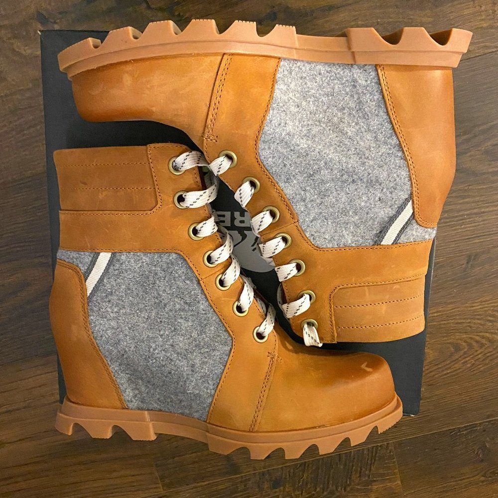 Sorel Joan of Artic Wedge III Lexie Bootie - Size 9.5